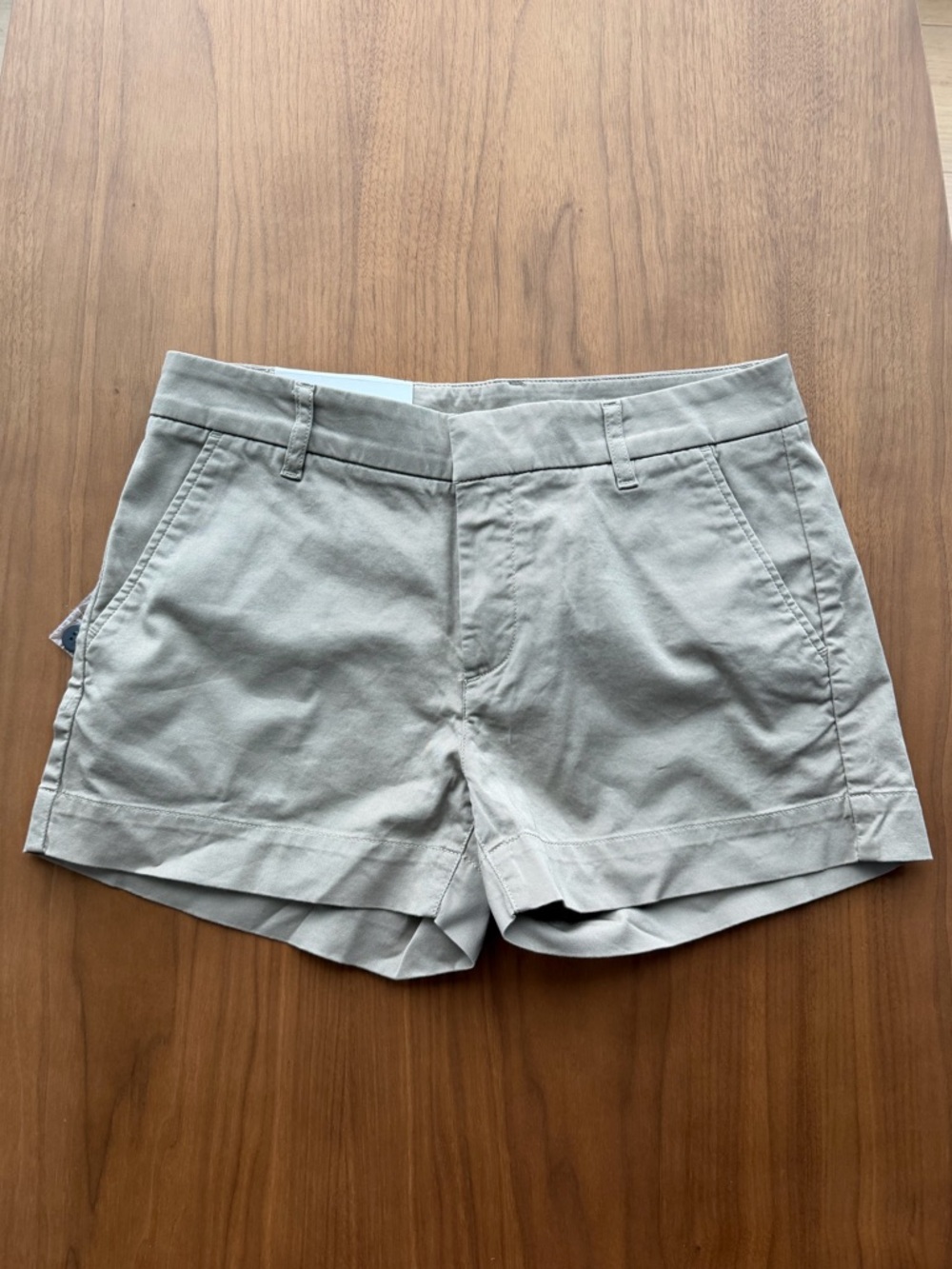 Uniqlo Women's Chino Shorts in Light Khaki